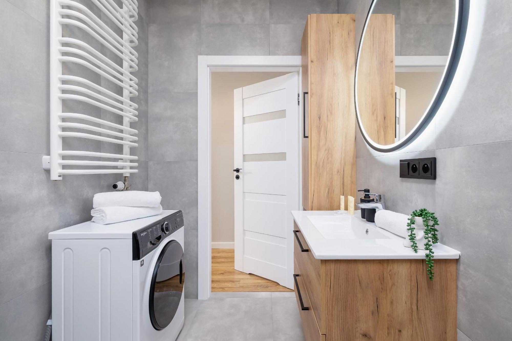 Kielkowskiego Modern & Comfy With Balcony Cracow By Renters Krakow