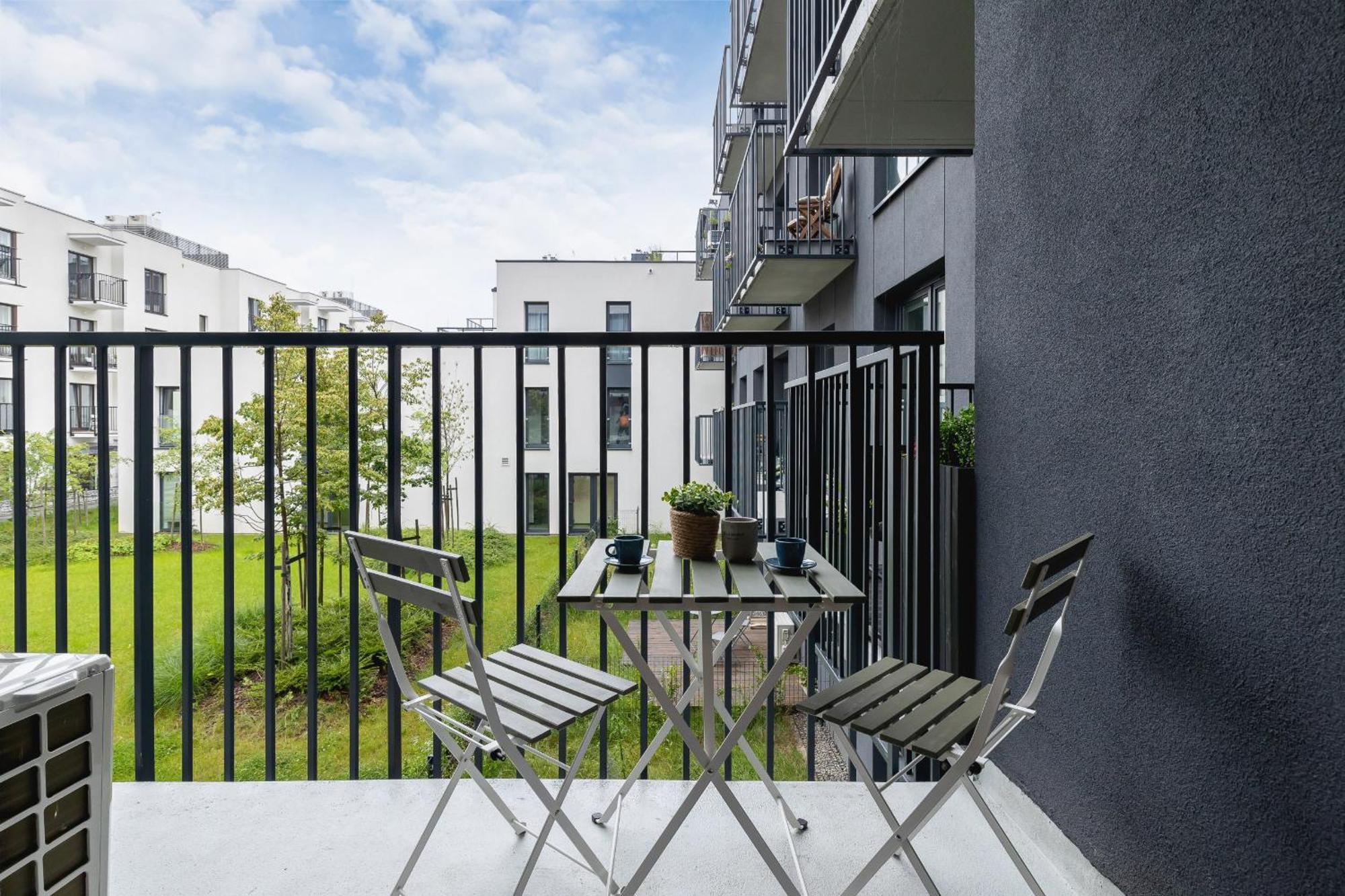 Kielkowskiego Modern & Comfy With Balcony Cracow By Renters * Krakow