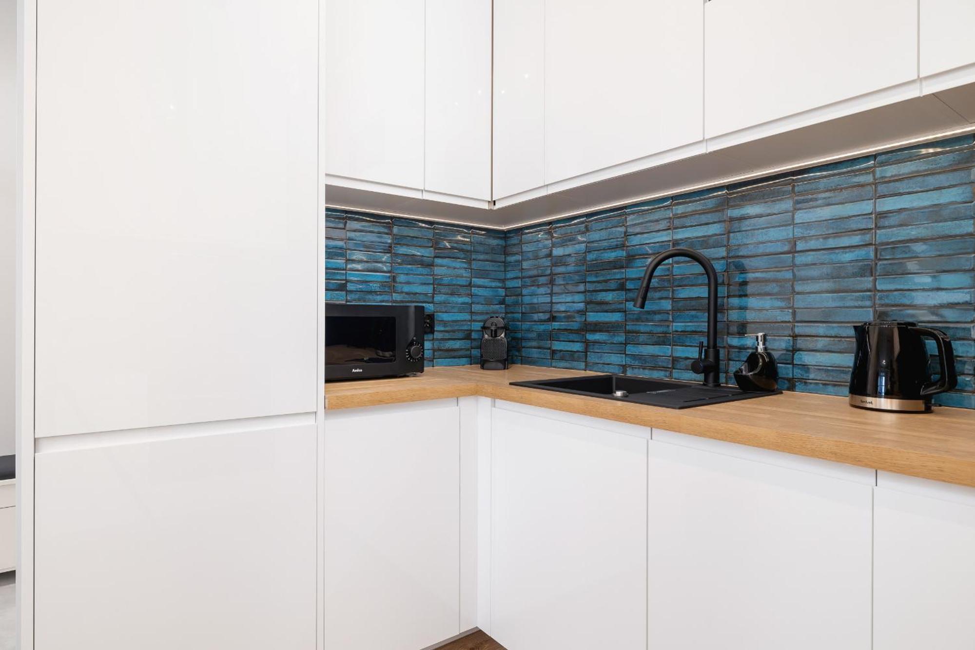 Kielkowskiego Modern & Comfy With Balcony Cracow By Renters *