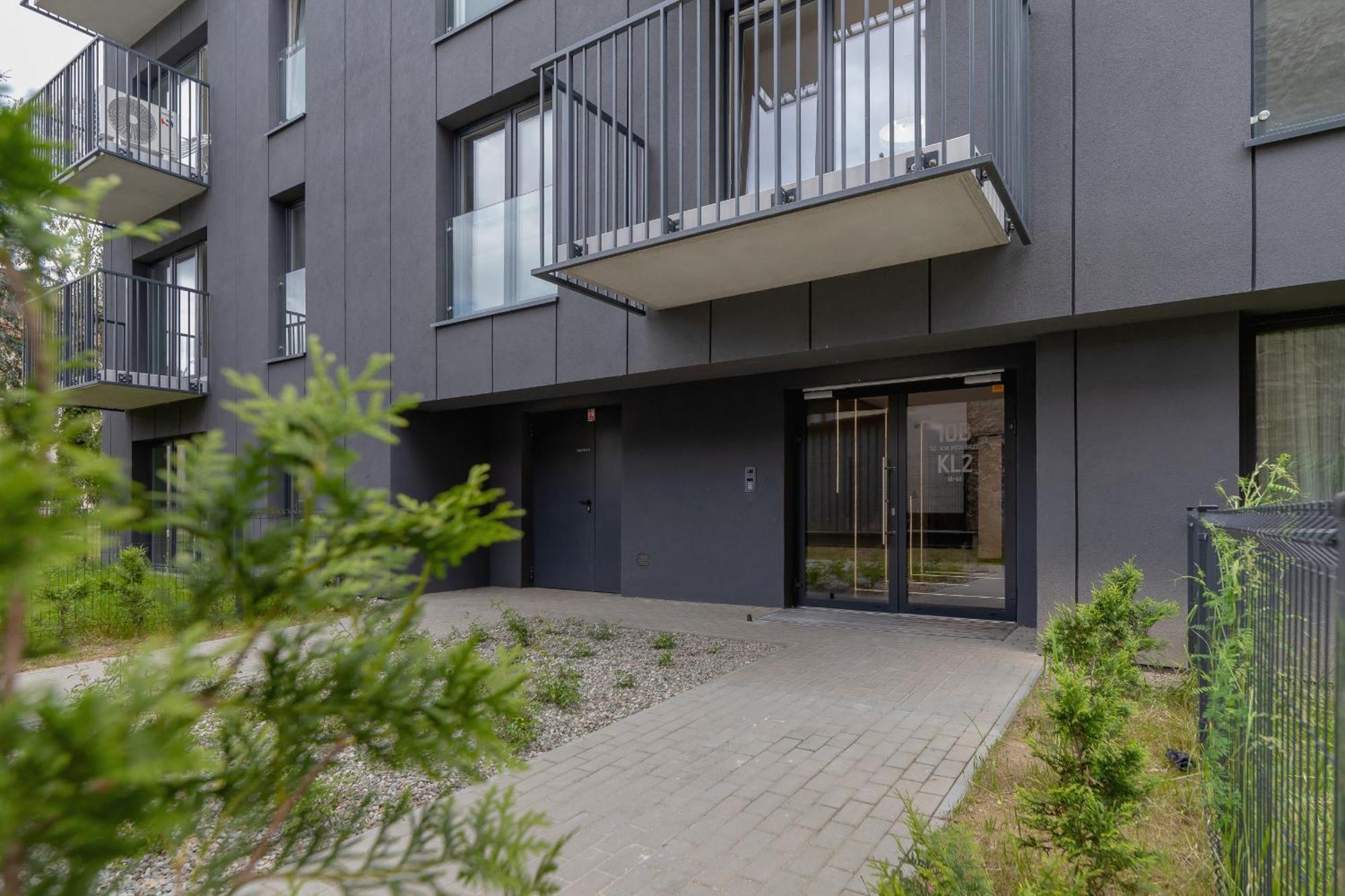 Kielkowskiego Modern & Comfy With Balcony Cracow By Renters *